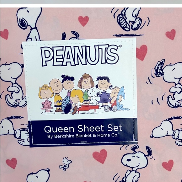 Peanuts Snoopy Valentine Happy Hearts Pink 4PC Queen Sheet Set - Picture 2 of 4